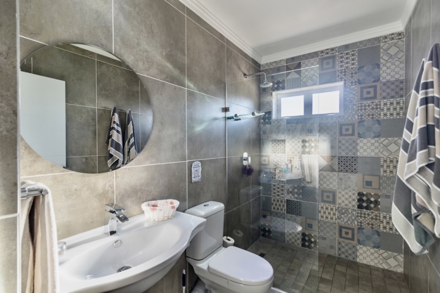4 Bedroom Property for Sale in Yzerfontein Western Cape